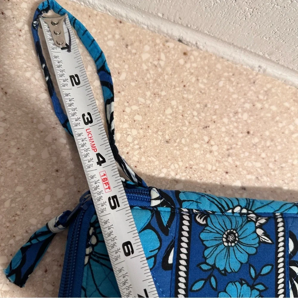 Vera Bradley Floral Quilted Wristlet Small Tech Wallet Bayou Blue Pattern NWOT